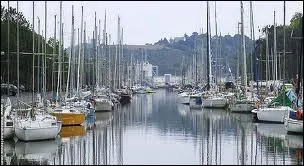 Où situez-vous le port de plaisance de Saint-Brieuc ?