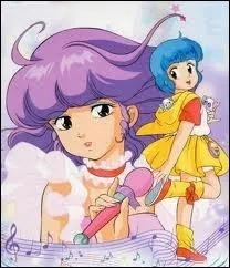 Dans la vie de tous les jours je m'appelle Yu, mais ds que je peux je me transforme en une jolie chanteuse.