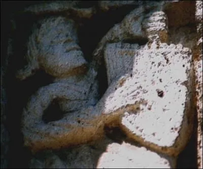 On danse au château. L'un jouait de la vielle, l'autre, du fifre. L'un jouait de la harpe, l'autre de la gigue. L'un jouait de la cornemuse, l'autre de la "rote". Quel est le genre du dernier instrument cité ?