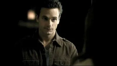 Ce vampire est membre d'une des familles fondatrices de Mystic Falls, il est tu par Alaric dans la saison 1. Qui est-ce ?