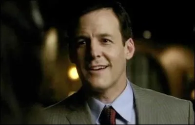 Il est porteur du gne de loup-garou mais n'en est pas un.