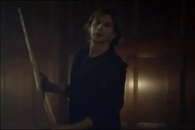 Comment s'appelle ce vampire qui aimait aussi Katherine ?