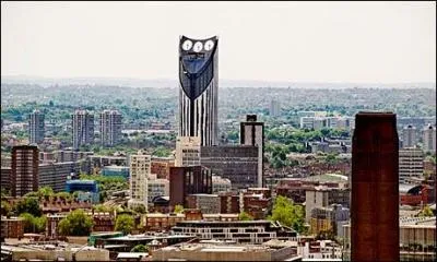 Dans quelle ville y a-t-il un quartier appel Elephant et Castle ?