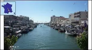 Le fleuve Lez nat d'une rsurgence, sur la commune de Saint-Clment-de-Rivire, dans le dpartement ...