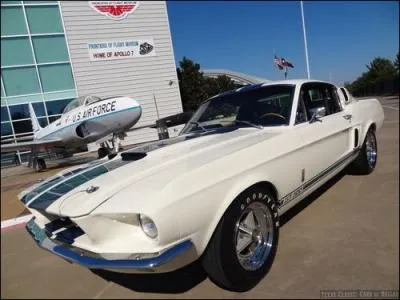 Caroll lui a donn naissance. Qui suis-je ?