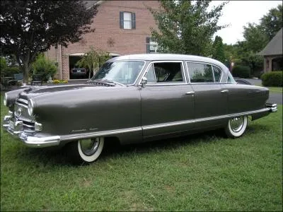 Surnomme :  baignoire renverse . Qui suis-je ?