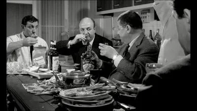 Ralisateur et scnariste franais,  force de proclamer 'ne nous fchons pas', il envoie 'les barbouzes' manger 'des pissenlits par la racine' et nous dit pourtant 'pas de problme' :