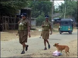 Au milieu de cette guerre civile ethnique une autre guerre civile est encore plus mconnue. Elle a eu lieu en 1971, puis entre 1983 et 1990, contre le JVP. Quel est ce mouvement (30 000 morts) ?