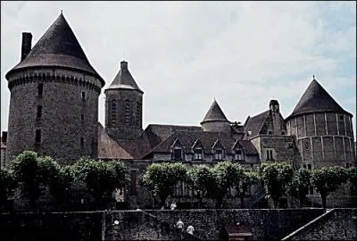 La ville de Bourganeuf, troisime ville franaise  tre lectrifie en 1886 est dans le le dpartement :