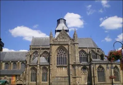 Dans quel dpartement se trouve la ville d'Evron ?