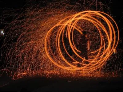 - de leurs spirales (... ) de feu.