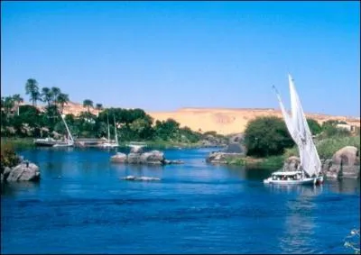 Comment tait nomme la terre fertile qui borde le Nil ?