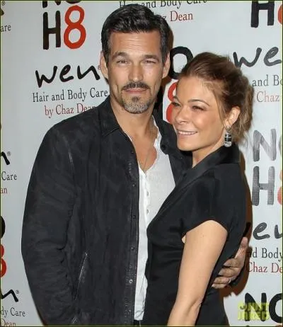 Quels acteurs amricains ont fait scandale en quittant leurs poux respectifs en 2009 ?