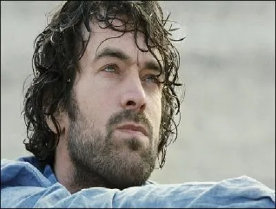 Quel film d'Eric Lartigau sorti en 2010 runit Romain Duris, Catherine Deneuve et Marina Fos ?