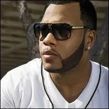 Avant-dernire question, qui est-il ? Indice : La rponse est situe entre la 1re et la 5me proposition (y compris la 1re et la 5me) ! Hi hi hi !