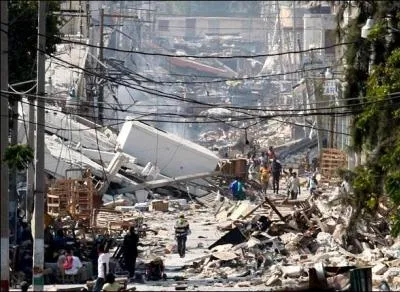 Quel pays fut frapp d'un tremblement de terre le 12 janvier 2010 puis d'une seconde secousse le 20 janvier faisant entre 250 000 et 300 000 victimes ?