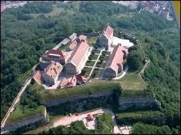 O situez-vous Salins-les-Bains et son Fort Saint-Andr ?