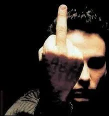 Dans ''Fils de France'' , Damien Saez a les larmes aux yeux. Il est horrifié par les 20 % ----------------.