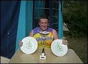 Tricheur, escroc et cobaye sportif, son troisime prnom est Epo. Il a de la chance s'il vieillit ... qui peut-on y reconnatre ? (C'est plus la mme caravane ... ).