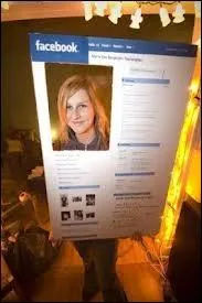 Un dguisement idal pour tous les accros des rseaux sociaux ...