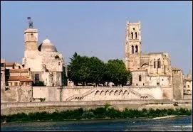 Voici la ville de Pont-Saint-Esprit. Quel est son dpartement ?