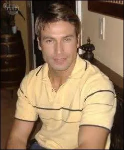 Et lui, il a jou aux cts de Ana Layevska dans la tlnovla  Las dos caras de Ana . Qui est-ce ?