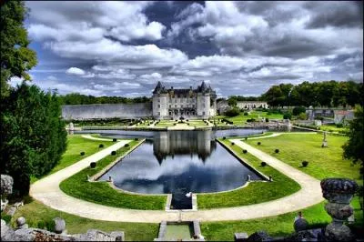 Quel est ce chteau dcouvert abandonn par Pierre Loti, et qu'un gnreux mcne, en 1920 restaura ?