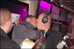 Keen'v est souvent invit sur une chane radio, laquelle ? (indice : Marion teste ton mec)