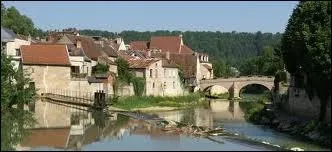 L'image reprsente Montbard. Donnez son dpartement.