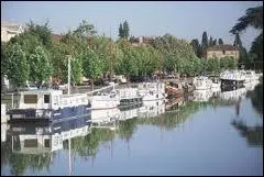 Voici une photo des berges de Castelsarrasin. O est situe la ville natale de Pierre Perret ?