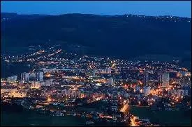 Attribuez le dpartement de la ville de Firminy, photographie de nuit.