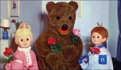 Qui retrouvait-on  la tlvision sur un nuage, en compagnie du marchand de sable ?