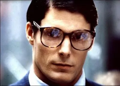 De quel superhros Clark Kent prend-il l'identit ?
