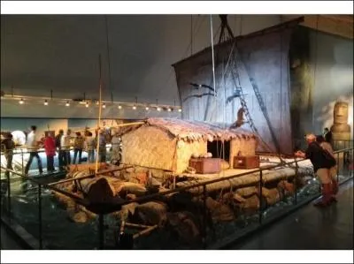 En quoi tait construit le radeau Kon-Tiki ?