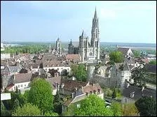 L'image reprsente une vue de Senlis. O se trouve cette localit ?
