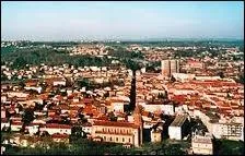 Carmaux est une ville industrielle symbole du mouvement ouvrier. O est-elle situe ?