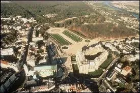 Voici une vue arienne de Saint-Germain-en-Laye et de son chteau. Localisez le dpartement ?