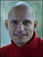 Toujours en parlant de sport et de record, qui est le recordman d'apne actuellement (dbut 2013) ?