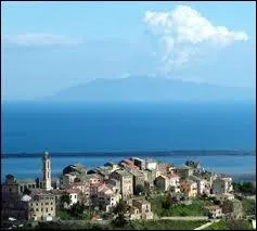 L'image correspond au panorama de Borgo. O est sise cette ville ?
