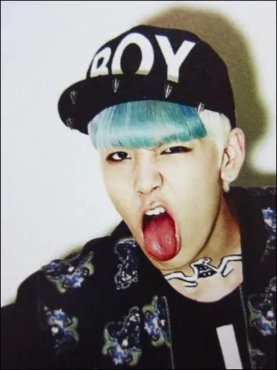 Qui est le leader de son groupe ?