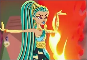 Nefera, c'est la demi-soeur de Cleo.