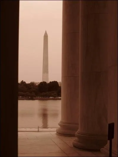 Dans quel tat est situe la ville de Washington ? 