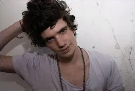 Qui est l'ex de Lola ?