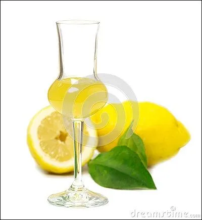Cette liqueur digestive italienne est  base de citron et peu forte en degrs. C'est :
