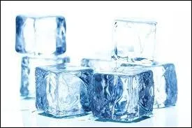 Quand l'eau est  l'tat solide, les molcules sont...