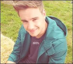 Comment s'appelle-t-il (prnom(s) et nom en entier) ?