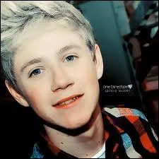 Comment s'appelle-t-il (prnom(s) et nom en entier) ?