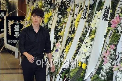 En quelle anne a-t-il perdu son pre ?