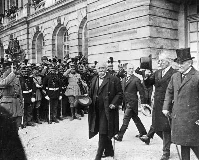 Après quelle guerre mondiale a eu lieu le traité de Versailles ?