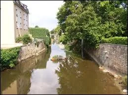 La Marmande est un affluent du Cher dans lequel elle se jette  Saint-Amand-Montrond, ville situe dans le dpartement ...